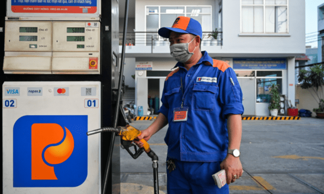 Giá xăng dầu đồng loạt tăng mạnh từ 15h chiều nay (26/2)