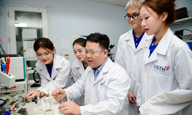 Tin tức giáo dục 24h: Hà Nội dự kiến chi hơn 300 tỷ đồng đào tạo 1.000 tiến sĩ trong 5 năm