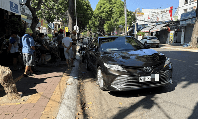 Tin tức tai nạn giao thông mới nhất ngày 2/3: Bị ô tô cuốn vào gầm khi đi bộ, người phụ nữ tử vong