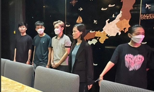 Truy tố nhóm nhân viên nhà hàng Nari Bar dùng vũ lực, lột đồ, ép khách trả tiền