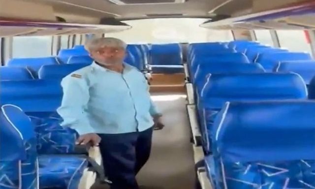 Một học sinh 5 tuổi bị bỏ quên trên xe buýt suốt 7 giờ đồng hồ ở Ấn Độ
