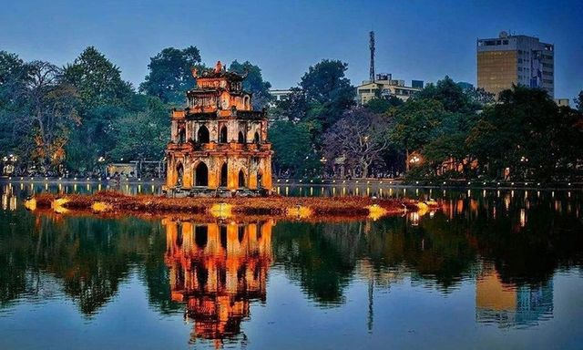 Hướng dẫn di chuyển và gửi xe ở Hồ Gươm