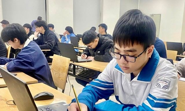 Tin tức giáo dục 24h: Từ 15/4, không còn bằng tốt nghiệp THCS, giao hiệu trưởng cấp bằng tốt nghiệp THPT