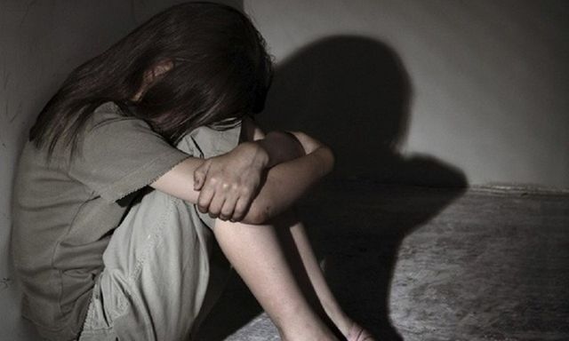 Giao cấu với người chưa thành niên bị truy cứu về tội hiếp dâm hay cưỡng dâm?