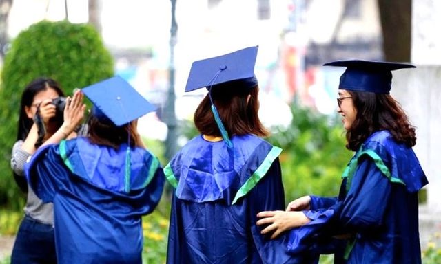 Sinh viên đi làm sau tốt nghiệp: Nhóm ngành học có tỷ lệ việc làm chạm ngưỡng 95%, sự thật là gì?
