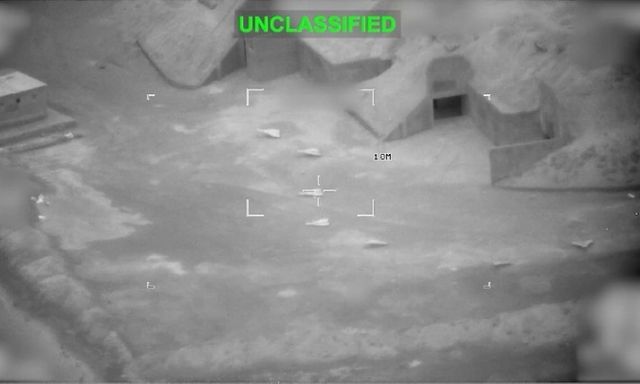 Clip: Mỹ nã tên lửa dữ dội, tập kích bãi tập trung UAV của Iran