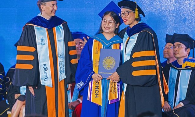 Nghị lực phi thường của nữ sinh khiếm thị trúng tuyển Đại học Harvard