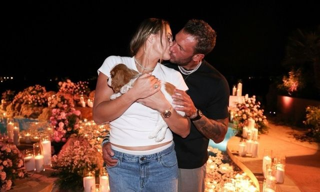 Tay vợt nữ số 1 thế giới bất ngờ đính hôn với doanh nhân tỷ phú