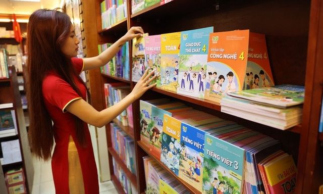 Tin tức giáo dục 24h: Hà Nội sử dụng sách giáo khoa thống nhất từ năm học 2026 - 2027