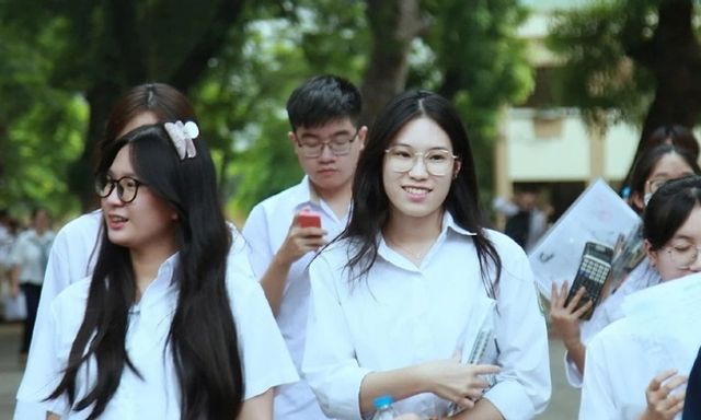 Tuyển sinh lớp 10 Hà Nội: Phụ huynh 