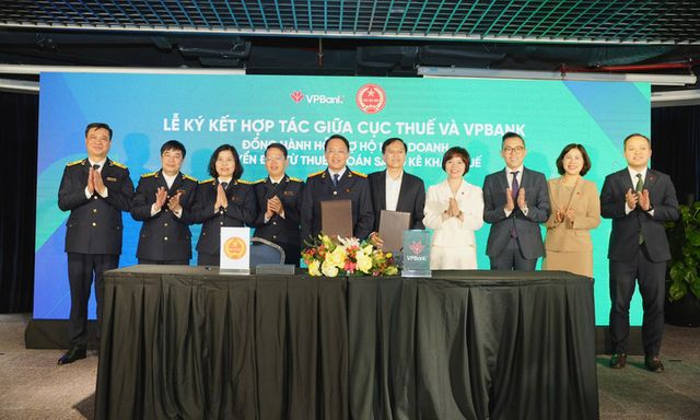 VPBank hợp tác Cục Thuế, hỗ trợ 5,4 triệu hộ kinh doanh chuyển đổi từ thuế khoán sang kê khai