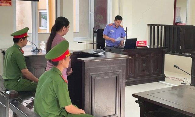 Bóng hồng sa ngã: 