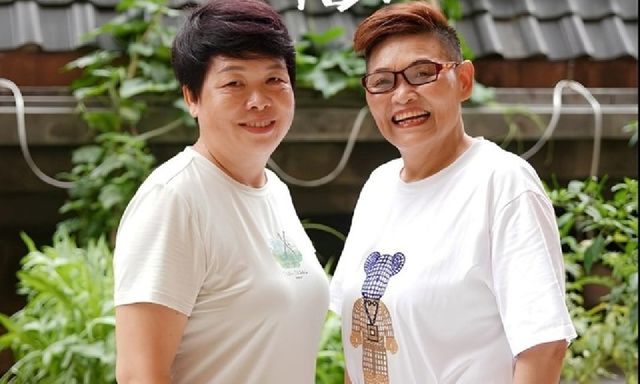 Hai người phụ nữ ly hôn góp tiền mua nhà, sống chung như gia đình suốt 13 năm