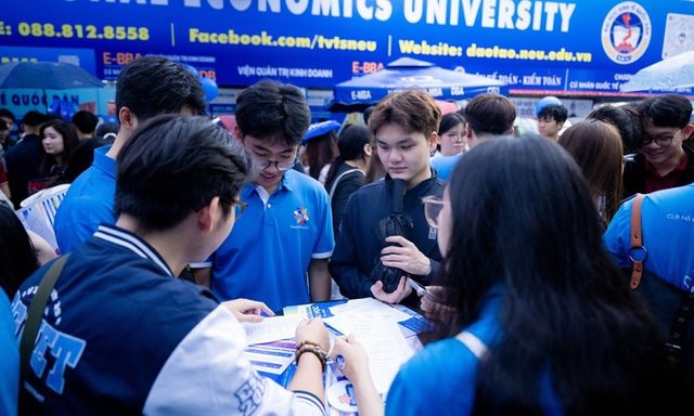 Tuyển sinh 2026: Cơ hội nào cho học sinh có học lực trung bình, muốn theo đuổi ngành Trí tuệ nhân tạo?