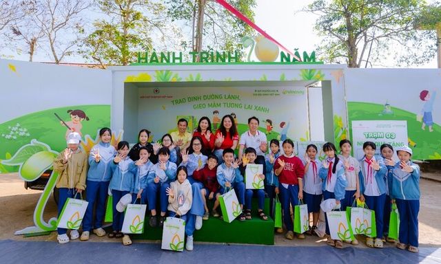 Những ‘người gieo lành thầm lặng’ phía sau hành trình 10 năm Sữa đậu nành học đường