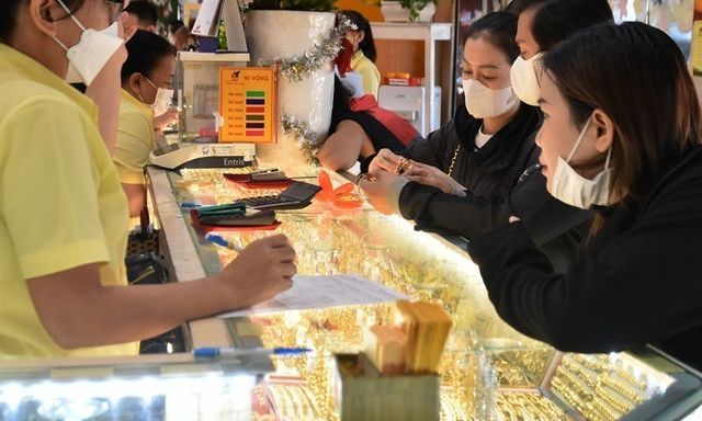 Giá vàng hôm nay (12/3): Giá vàng trong nước sụt giảm, chuyên gia nhận định