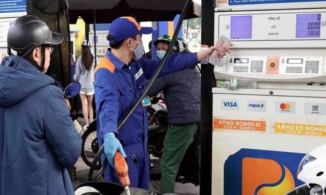 Giá xăng dầu hôm nay (12/3): Giá xăng dầu trong nước đồng loạt giảm