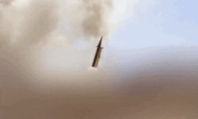 Clip: Iran bắn tên lửa siêu vượt âm đầu đạn 1 tấn vào loạt mục tiêu Mỹ - Israel