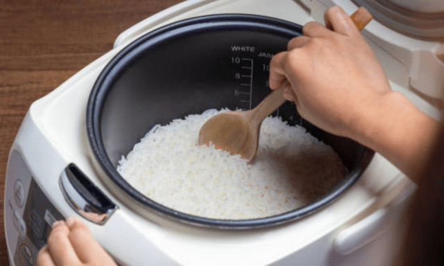 Sai lầm khi nấu ăn bằng nồi cơm điện