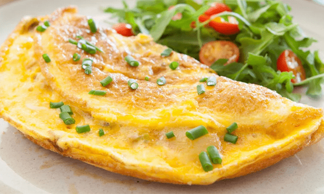 Mẹo rán trứng xốp ngon, không dính chảo