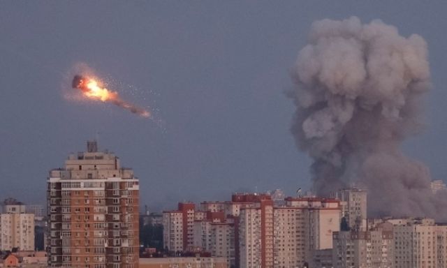 Ukraine phát động đợt tập kích kỷ lục vào Nga giữa lúc 