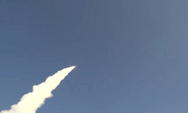 Clip: Iran lần đầu khai hỏa 