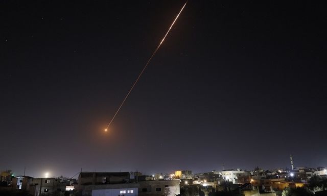 Iran tuyên bố phóng tổng cộng 4.300 tên lửa, UAV tập kích Mỹ - Israel