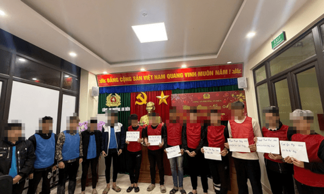 Tạm giữ hình sự 12 thanh thiếu niên đuổi đánh nhau trên đường ở Hải Phòng