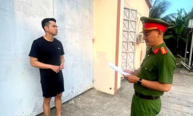 Bắt bị can có lệnh truy nã đặc biệt về hành vi giết người