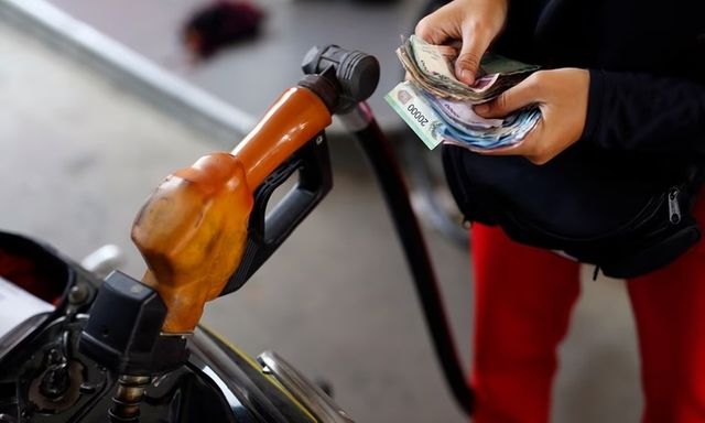 Giá xăng dầu hôm nay (18/3): Giá dầu thế giới tăng khoảng 3% 