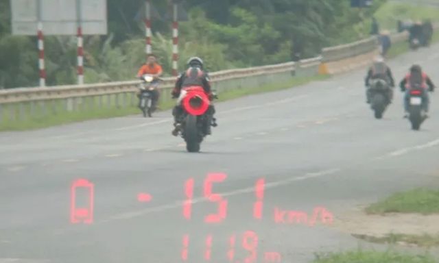 Chạy quá tốc độ 5-10km có bị trừ điểm giấy phép lái xe không?