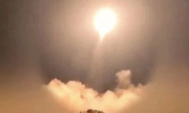 Clip: Iran phóng tên lửa dữ dội, trút 