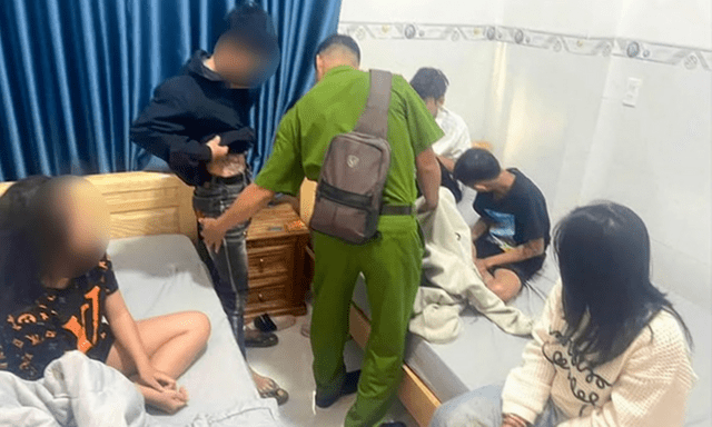 Dụ dỗ bé gái 13 tuổi vào nhà nghỉ 