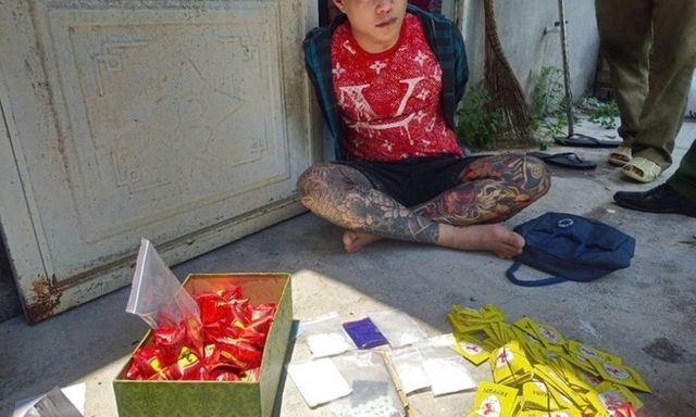 Truy nã đối tượng tàng trữ trái phép chất ma túy