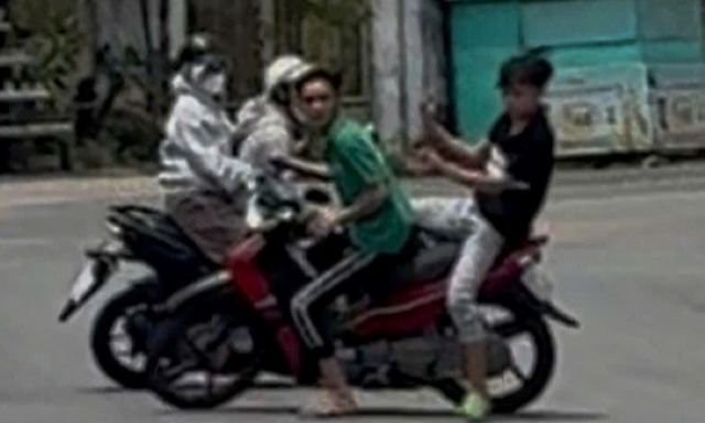 Công an xử lý các đối tượng rượt đuổi đánh nhau trên đường ở TP.HCM