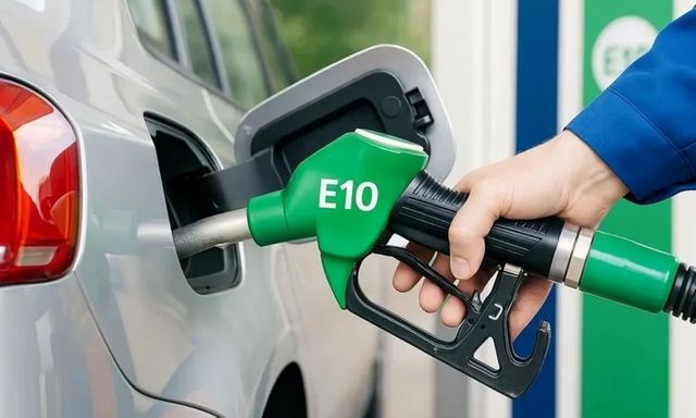 Thủ tướng yêu cầu sớm triển khai lộ trình chuyển đổi sang xăng E10 từ 4/2026