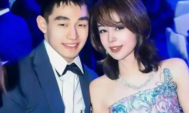 Chi gần 200 tỷ đồng và siêu xe tặng chồng trẻ, nữ đại gia U60 khiến mạng xã hội 