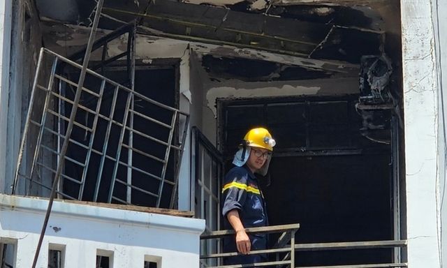 Nam thanh niên phá cửa ngôi nhà 4 tầng đang cháy, kịp thời cứu chủ nhà thoát nạn