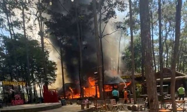 Tin tức thời sự 24h: Cháy khu kinh tế đêm Măng Đen, nhiều ki-ốt bị thiêu rụi