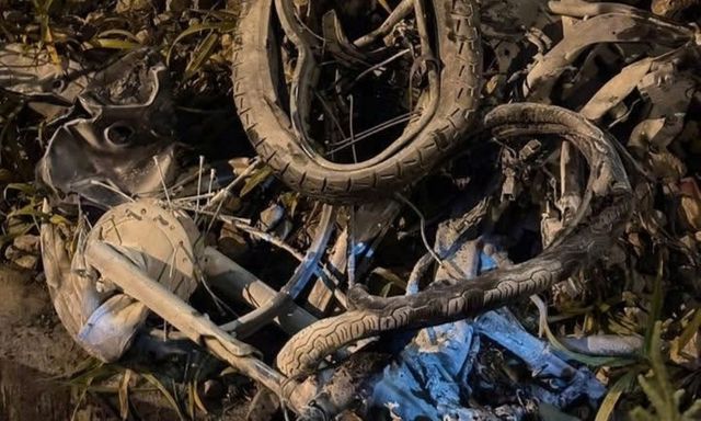 Hiện trường vụ tàu hỏa va chạm với xe máy tại Hà Nội, 2 người phụ nữ tử vong