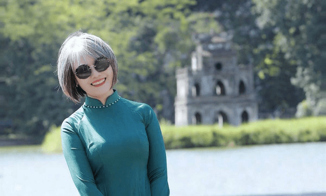 Lý do để yêu thương mái tóc bạc