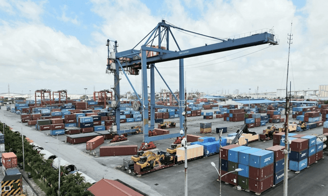 Tăng cường quản lý giá cước vận tải biển, yêu cầu minh bạch phụ phí