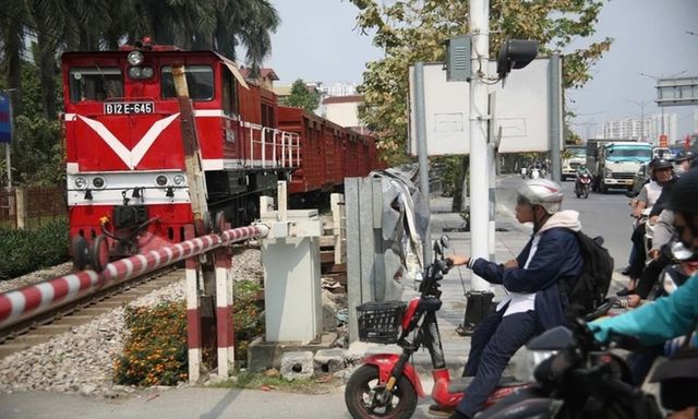 Cá nhân bán vé tàu giả bị phạt bao nhiêu tiền?