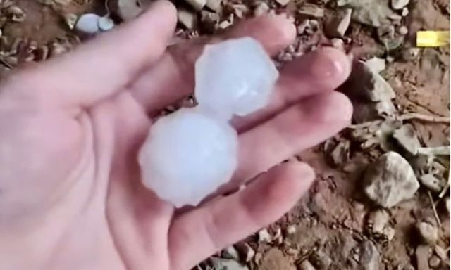 Tin tức thời sự 24h: Mưa đá dày đặc trút xuống xã miền núi Lạng Sơn