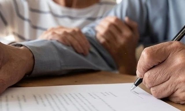 Tài sản của mẹ kế, cha dượng, về sau con riêng có được chia thừa kế không?