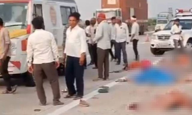 Xe tải đâm trúng xe chở hàng, 8 nữ công nhân thiệt mạng, 3 người khác bị thương