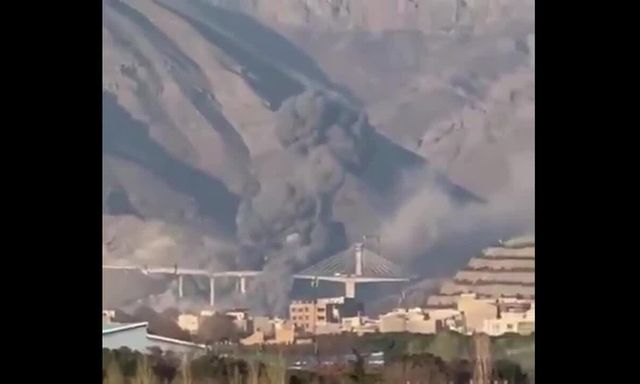 Iran xác nhận cầu cao nhất Trung Đông bị phá hủy do Mỹ - Israel tấn công, ông Trump có động thái 