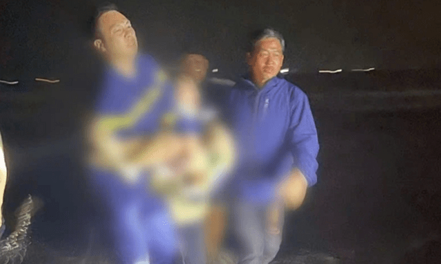 Vụ 2 cháu bé mất tích khi tắm biển: Xuyên đêm tìm kiếm, thấy một nạn nhân