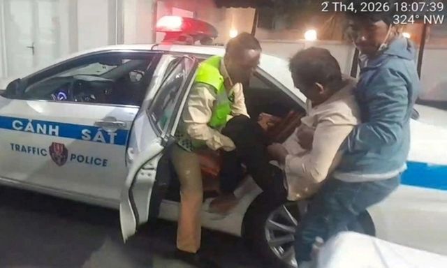 Tin tức thời sự 24h: CSGT kịp thời đưa 2 trường hợp nguy kịch đi cấp cứu