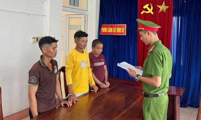 Vụ đánh người vì cho rằng bóp còi xe làm trâu hoảng sợ: 3 đối tượng vừa bị bắt là ai?